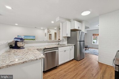 28 Elan Ln, Chesterbrook, PA 19087 - photo 2