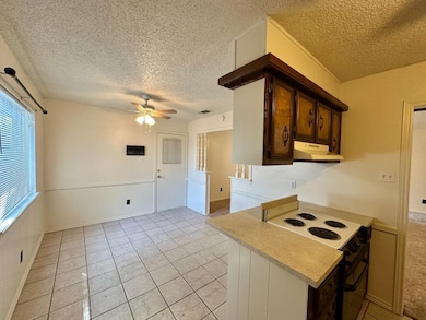 7805 Memphis Ave unit B, Lubbock, TX 79423 - photo 5