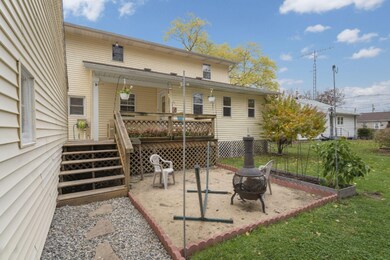 217N15thBackLoungeArea