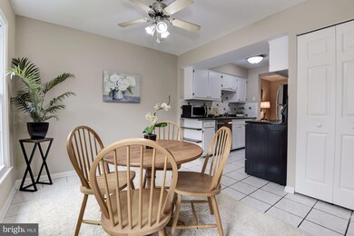 9146 Broken Oak Place unit 82B, Burke, VA 22015 - photo 5