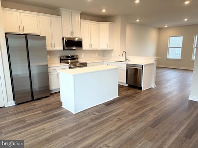 132 Monroe Ave, Ranson, WV 25438 - photo 7