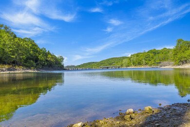TABLE ROCK LAKE VIEW ESTATE ACREAGE