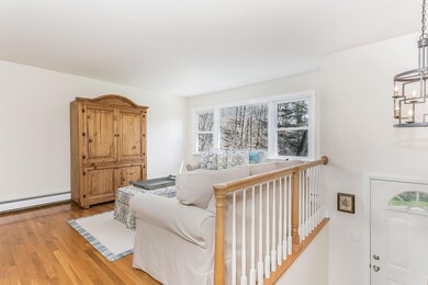 006-Living_Room-2585897-large