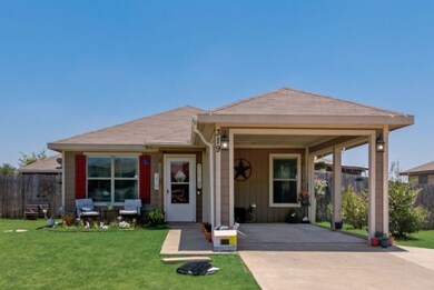 319 Candlewood Cir, Gainesville, TX 76240 - photo 3