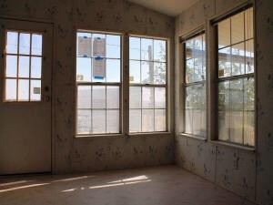 023-264936 Breakfast nook