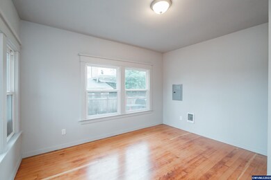 554 SW Jefferson Ave, Corvallis, OR 97333 - photo 5