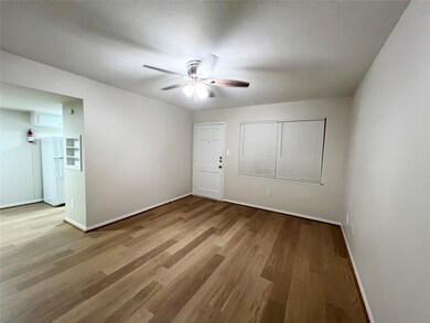 2400 5th St unit 25, Bay City, TX 77414 - photo 3