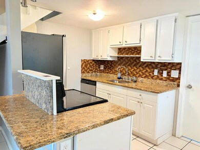 1455 Holly Heights Dr unit 22, Fort Lauderdale, FL 33304 - photo 6
