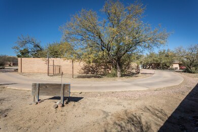 1100 W. Calle San Salvador-0384