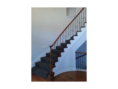entry curved staircase