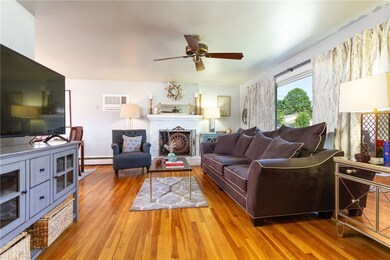 29 Commack Rd, East Providence, RI 02914 - photo 5