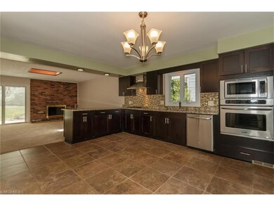 Talk about room to entertain your guests while pre
