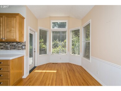 2352 Oakhurst Ln, Lake Oswego, OR 97034 - photo 3
