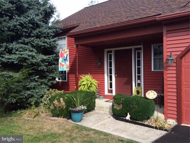 385 N 6th St, Womelsdorf, PA 19567 - photo 3