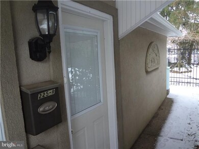225 S Line St, Lansdale, PA 19446 - photo 2