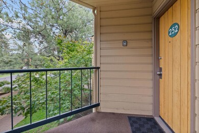 19717 SW Mount Bachelor Dr unit 252, Bend, OR 97702 - photo 2