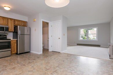 102 Berkshire Rd Portland ME-large-013-0