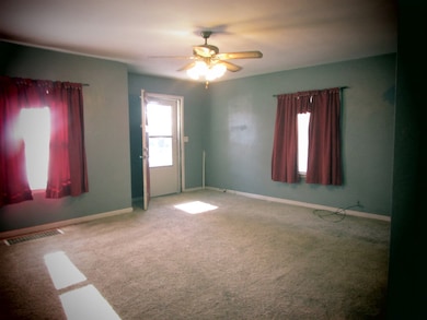 800 Elm St, Carmi, IL 62821 - photo 4