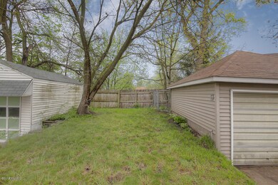 471 Knapp St NE, Grand Rapids, MI 49505 - photo 6