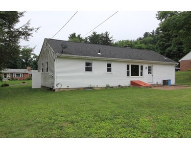 29 Laura Ln, Holyoke, MA 01040 - photo 3