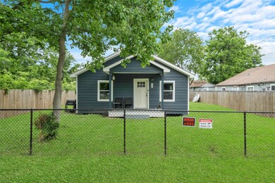 2505 Fairbanks St, Houston, TX 77026 - photo 2