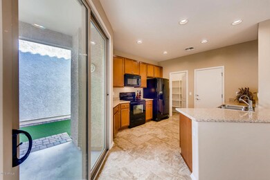 943 S Pheasant Drive Gilbert-large-010-4