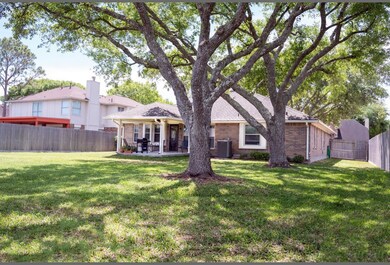 1901 Valero St, Friendswood, TX 77546 - photo 4