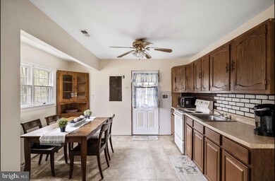 311 Maple Rd, Mount Laurel, NJ 08054 - photo 6