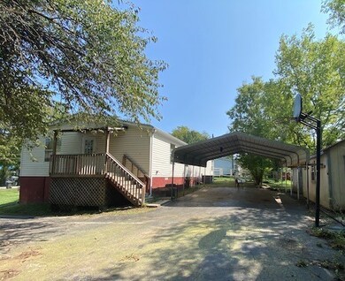 615 Transit Ave, Columbia, TN 38401 - photo 2