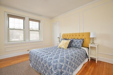 Warwick Condos unit 742, Brookline, MA 02446 - photo 5