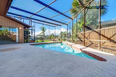 33 Yawl Dr Cocoa Beach, FL 32931