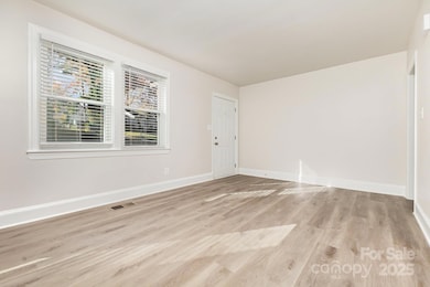 2446 Columbus Cir, Charlotte, NC 28208 - photo 6