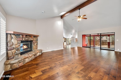 7-Living Room (3)