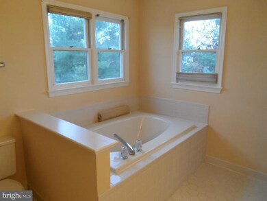 17379 Hilltop Dr, Purcellville, VA 20132 - photo 4