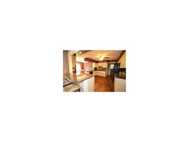 Granite kitchen, all appliances stay, abundant cab