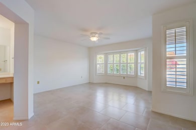 8-web-or-mls-W Heritage Dr-008