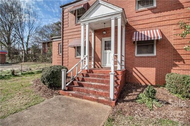 315 Walnut St, Statesville, NC 28677 - photo 4