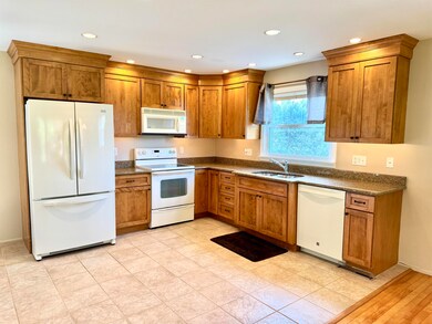 27 Downes Ave, Barre, VT 05641 - photo 4