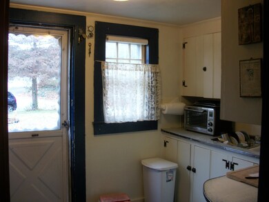 monument view kitchen 1