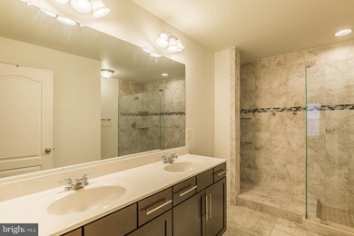 17032 Beveridge Dr unit 24, Dumfries, VA 22026 - photo 5