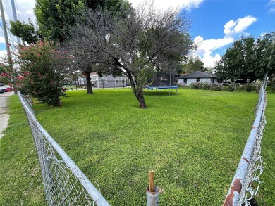 3162 Golfcrest Blvd, Houston, TX 77087 - photo 2