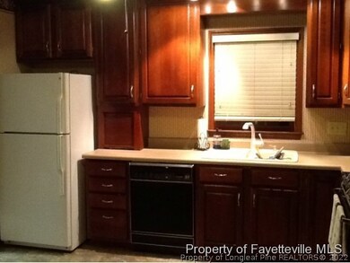 428 Northview Dr, Fayetteville, NC 28303 - photo 3