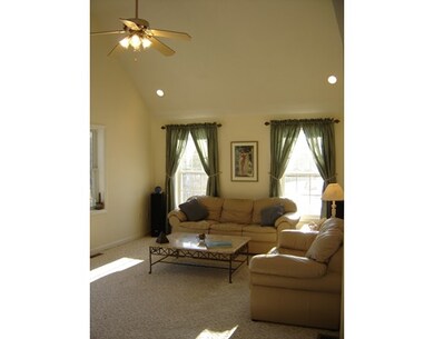 10 Dogwood Cir, Pelham, NH 03076 - photo 5