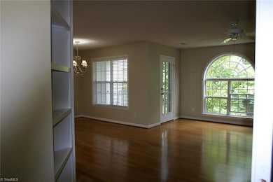 2023 Salem Bluff Dr unit 2023, Winston Salem, NC 27127 - photo 4