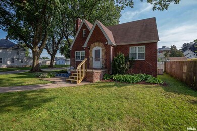 901 W 16th St, Davenport, IA 52804 - photo 2
