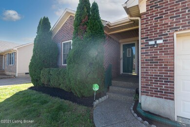 135 Aulbern Dr E unit East, Mount Washington, KY 40047 - photo 4