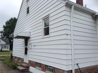 2323 Larchmont Dr, Wickliffe, OH 44092 - photo 4