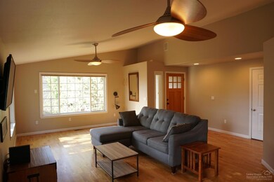 433 NE Alpenview Ln, Bend, OR 97701 - photo 4