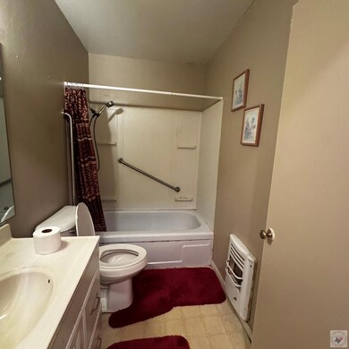 211 Shellwood Dr, Wake Village, TX 75501 - photo 2