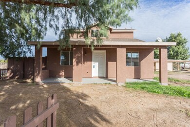 1346 W Apache St-3